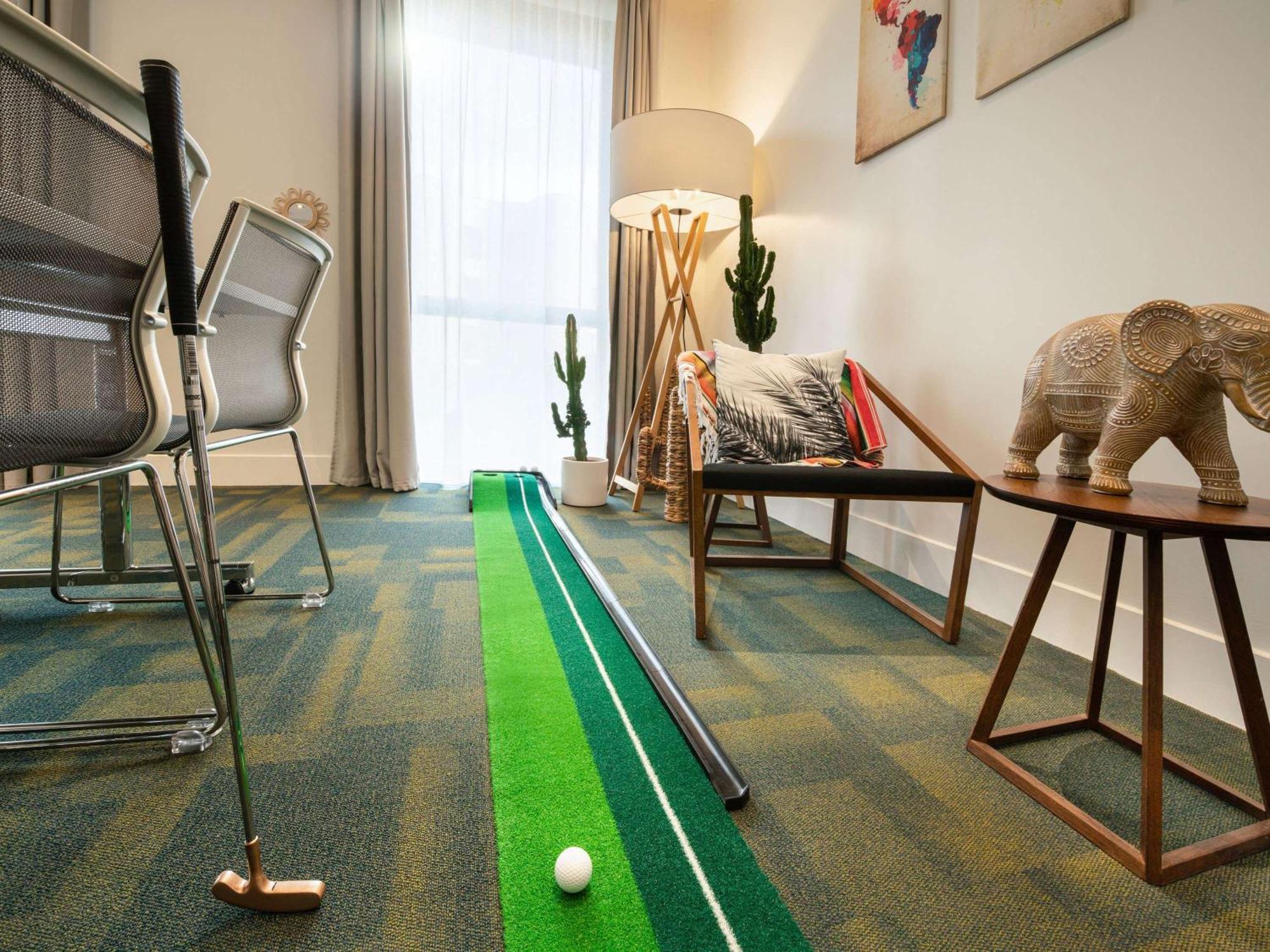 Novotel Paris Coeur D'Orly Airport Екстериор снимка
