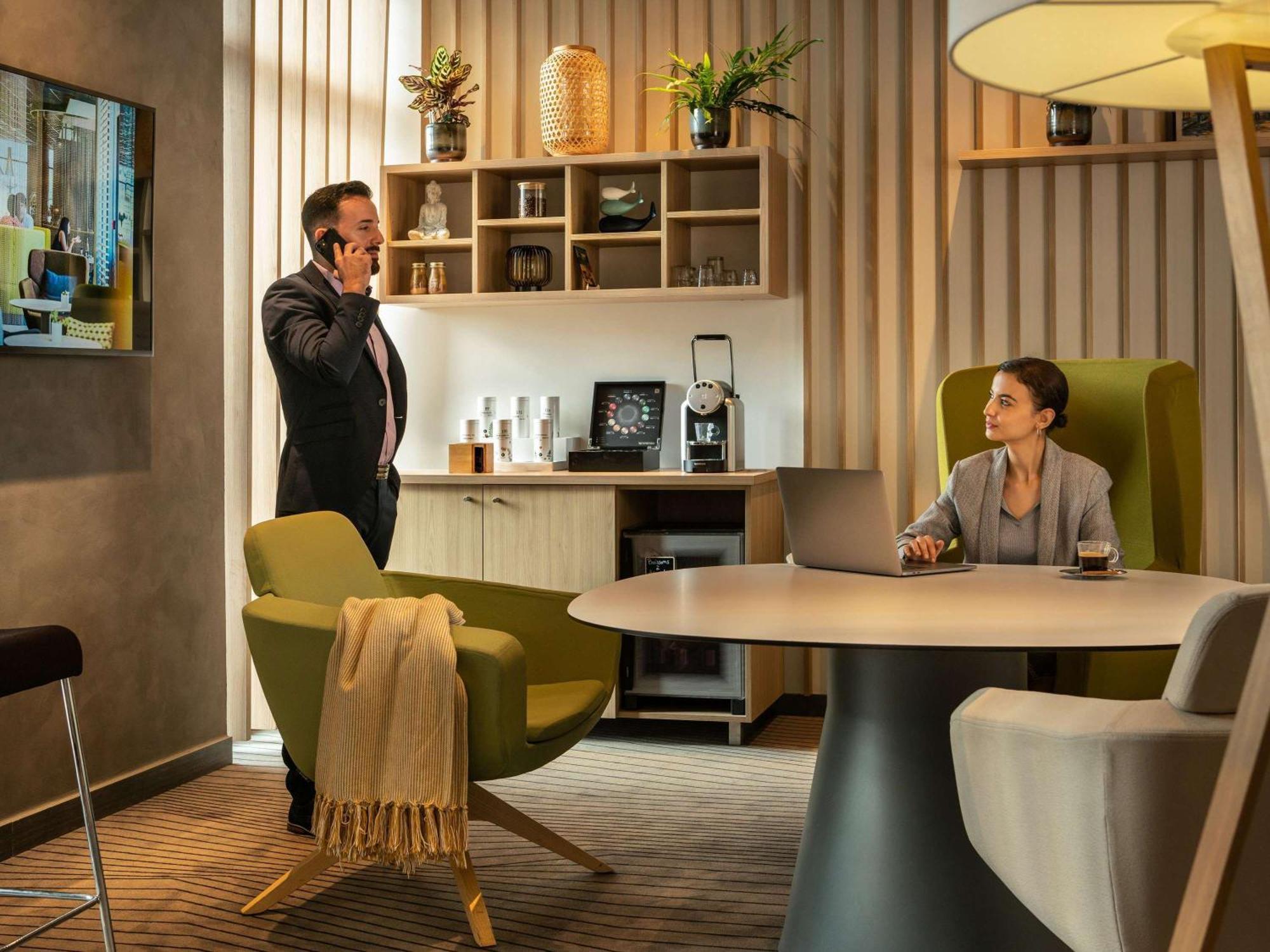 Novotel Paris Coeur D'Orly Airport Екстериор снимка