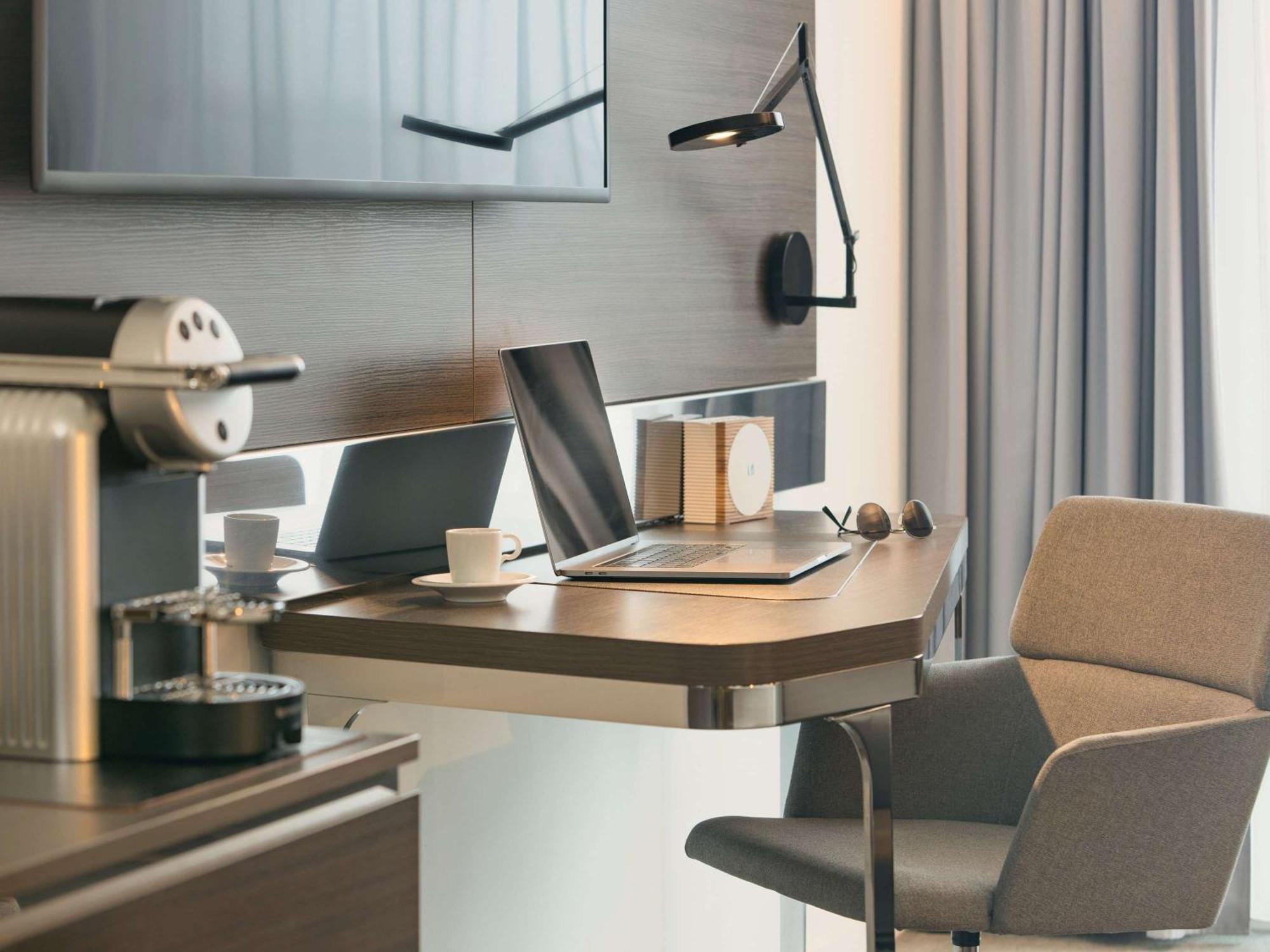 Novotel Paris Coeur D'Orly Airport Екстериор снимка