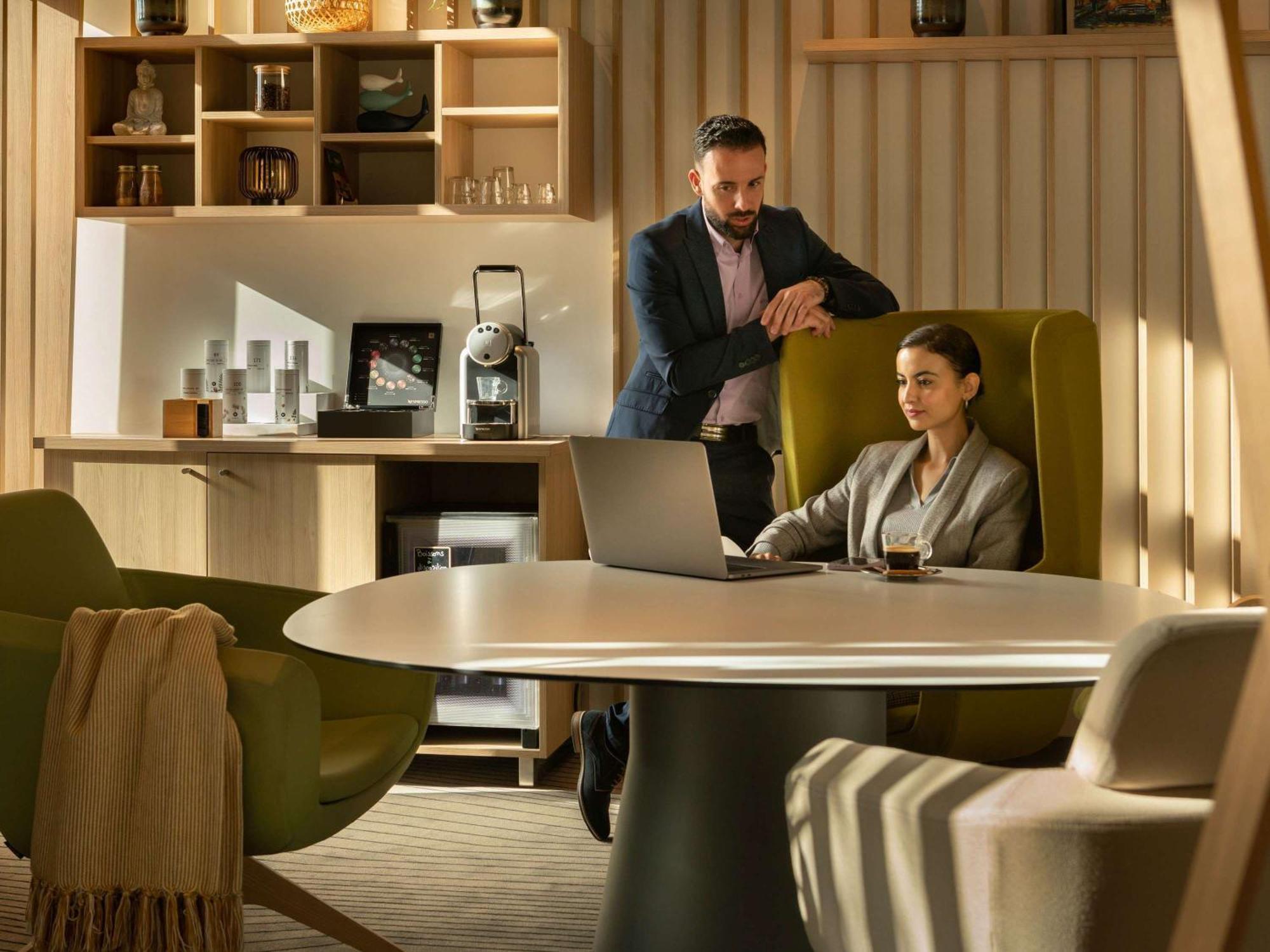 Novotel Paris Coeur D'Orly Airport Екстериор снимка